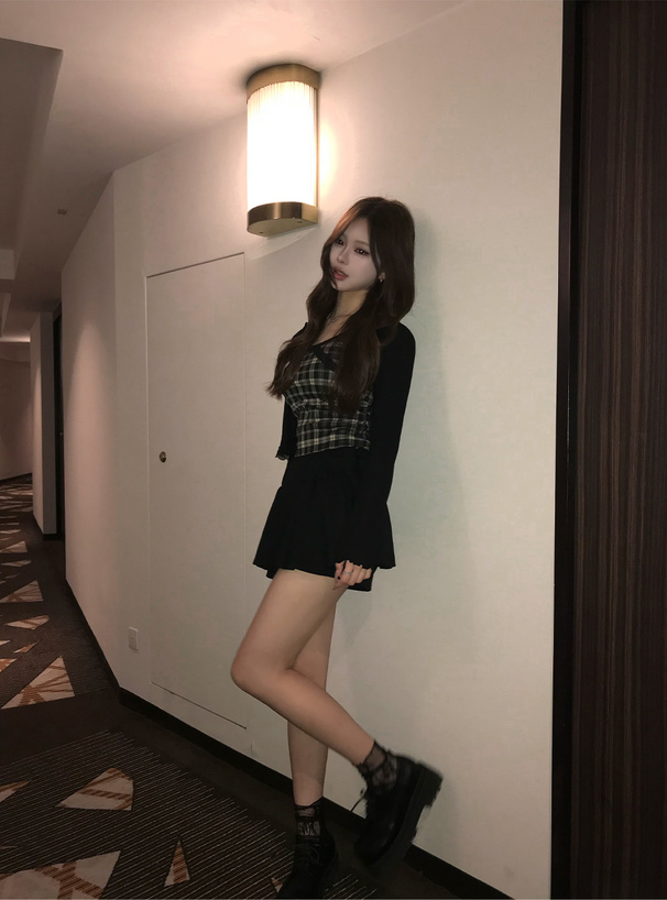 カップ付きチェック柄レースキャミソール