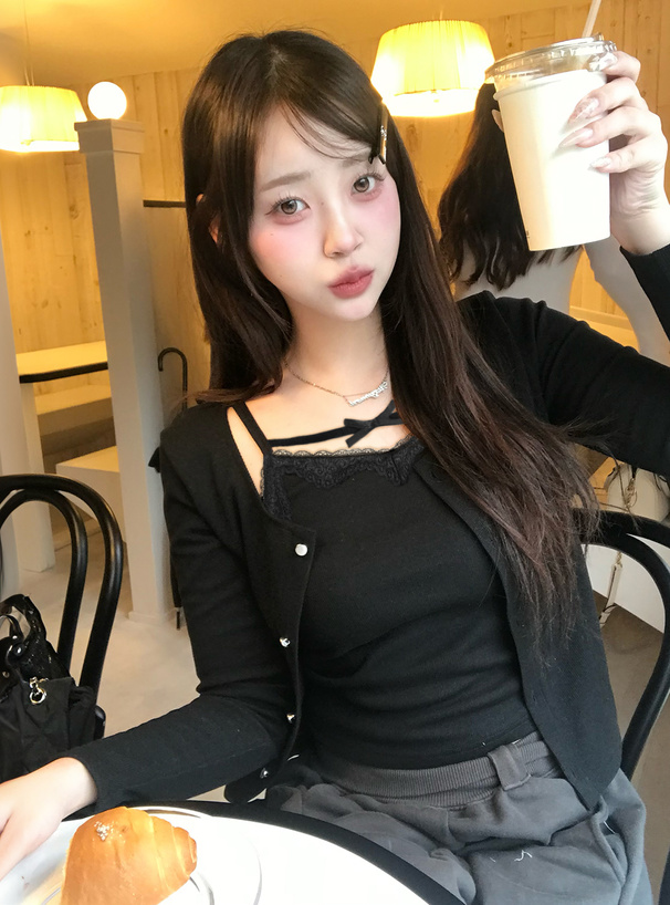 カップ付きリボンレースキャミソール