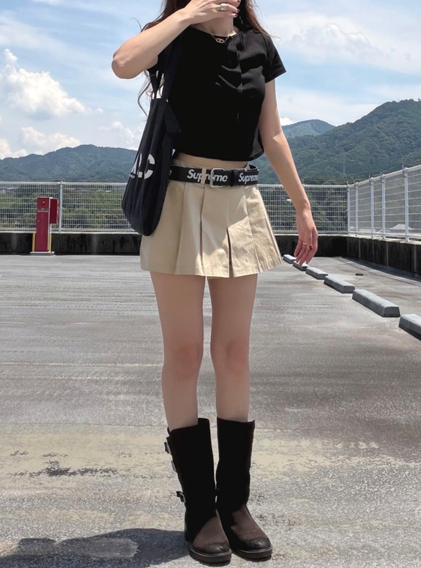 ボタンデザインリブトップス