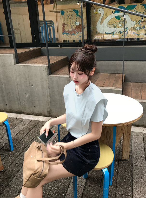 接触冷感フリルショルダーTシャツ