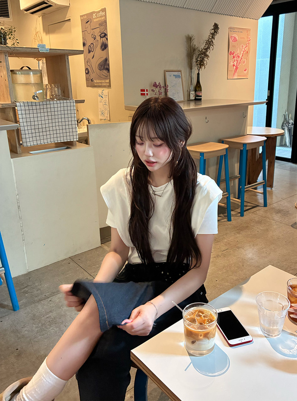 接触冷感フリルショルダーTシャツ
