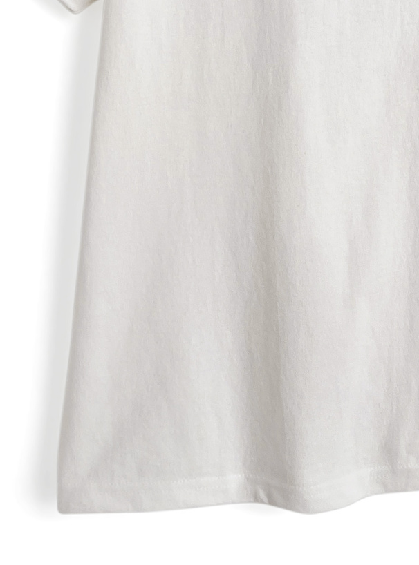 箔ロゴTシャツ