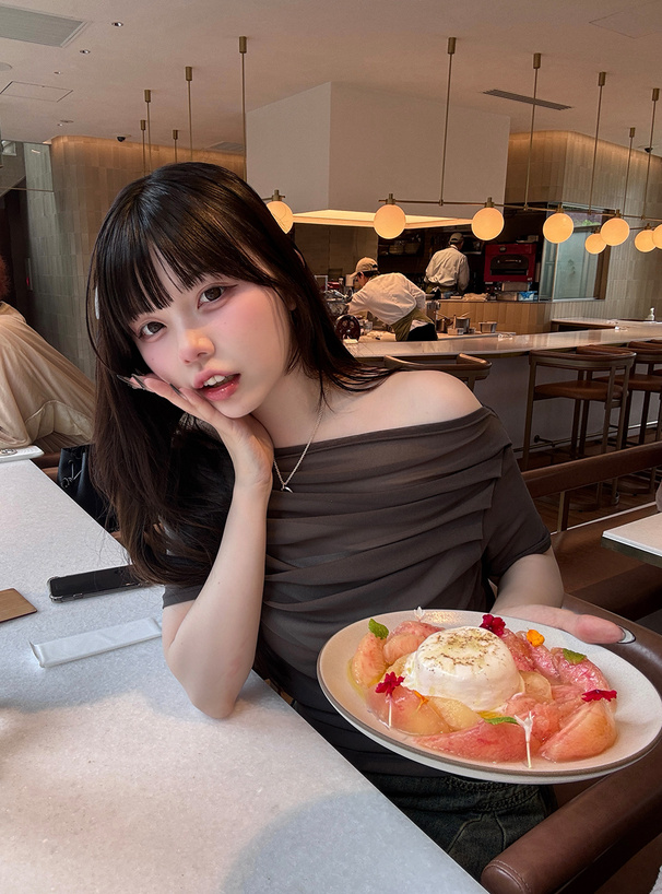 ドレープオフショルダーシアートップス