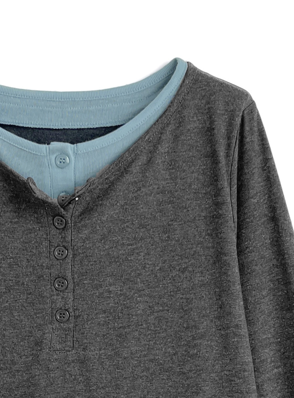 配色レイヤード風ヘンリーネックトップス