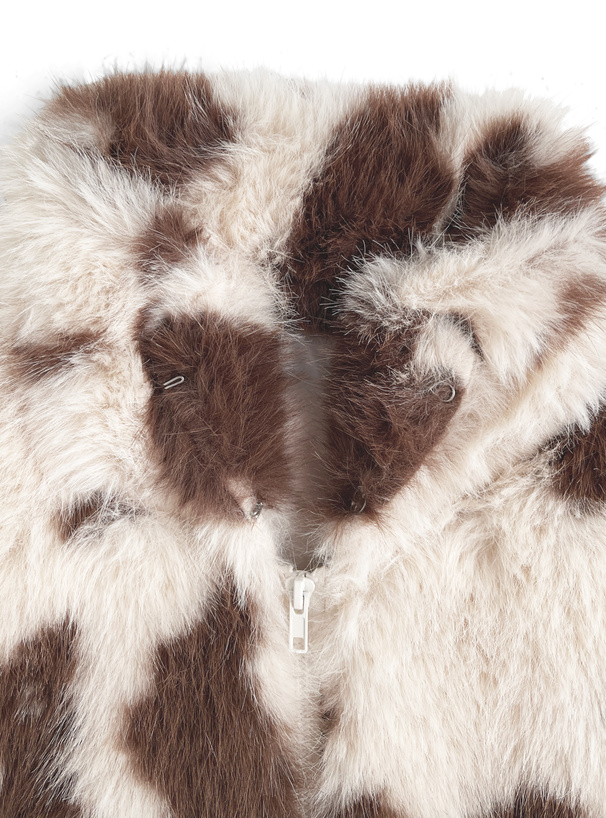 ILLIT アイリット BEB 襟2Wayカウ柄ファーダブルジップショート丈