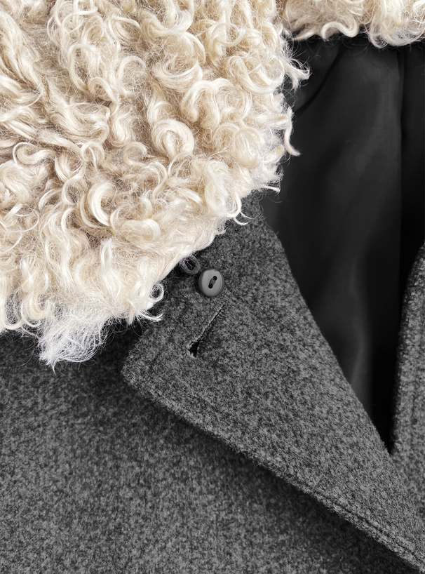 ファーティペット付きフェイクウールジャケット