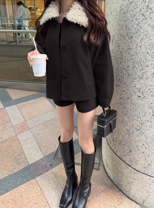 ファーティペット付きフェイクウールジャケット