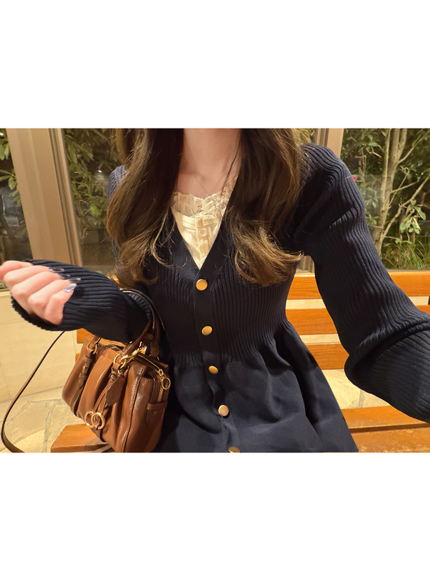 Vネックペプラムニットカーディガン