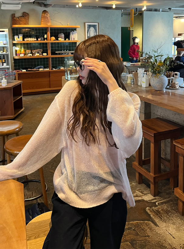 透かし編みニットトップス