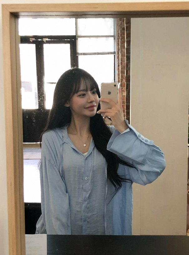 フード付きシャツ