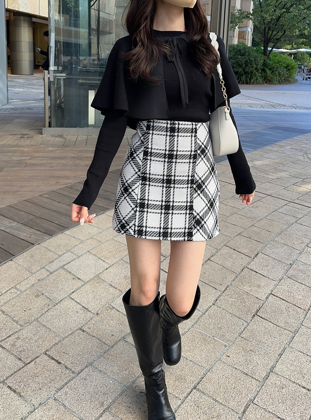 ケープカラー付きニットトップス