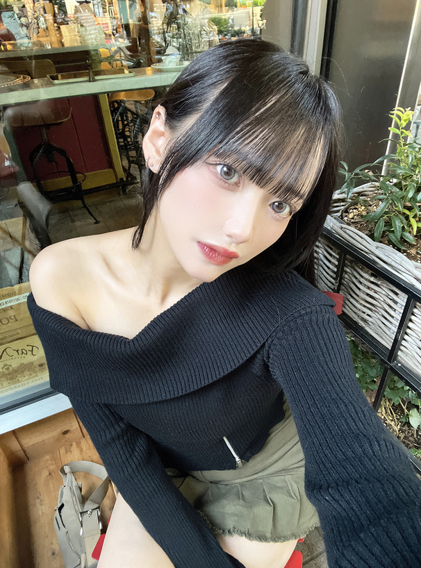 ジップデザインオフショルダーニットトップス