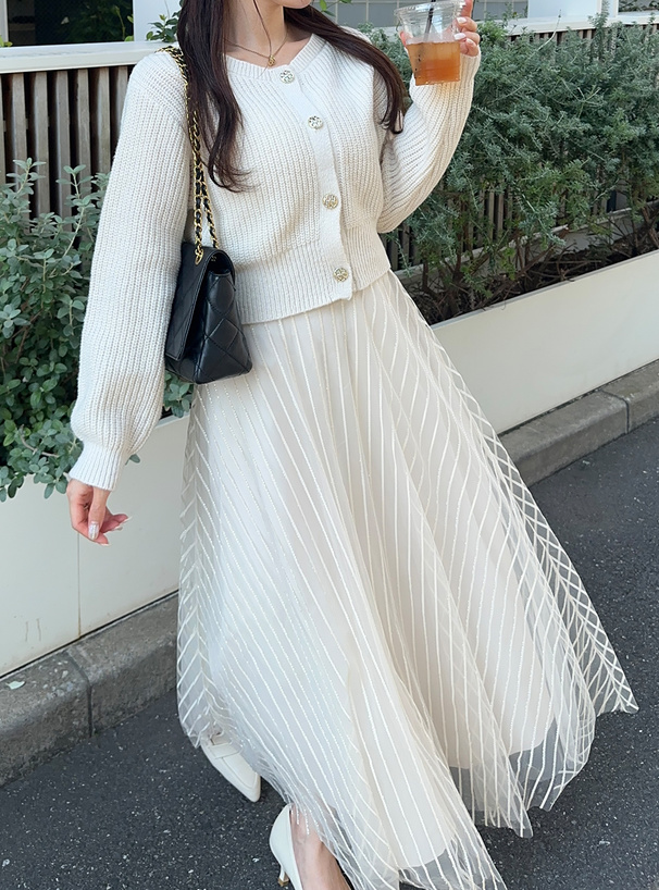 ニットカーディガン×ストライプラメチュールスカートセットアップ