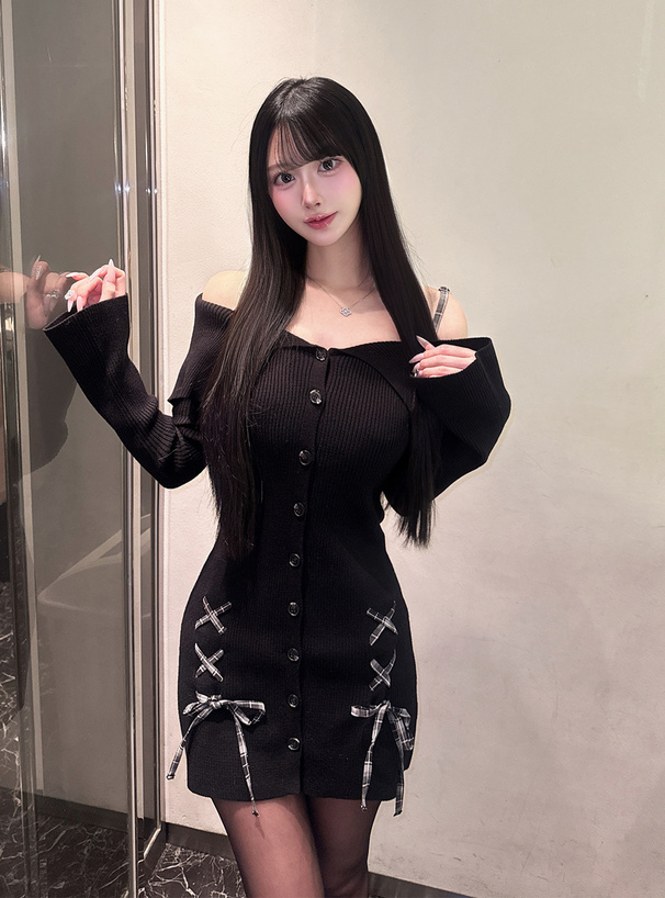 チェック柄レースアップオフショルダーニットワンピース