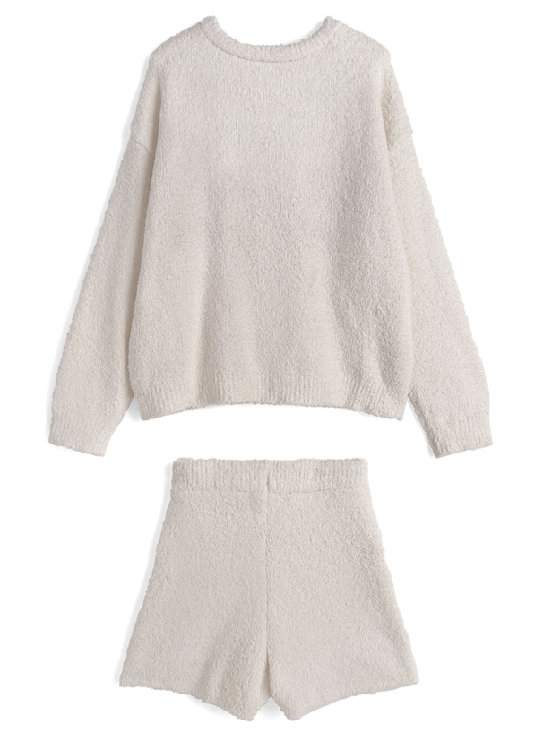 配色ロゴトップス×ショートパンツボアセットアップ