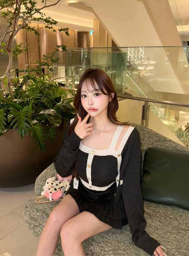 配色Vネックカーディガン×ビスチェニットアンサンブル