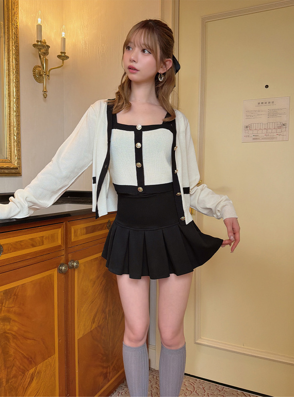 配色Vネックカーディガン×ビスチェニットアンサンブル