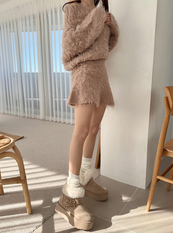 モノグラム厚底ショートムートンブーツ