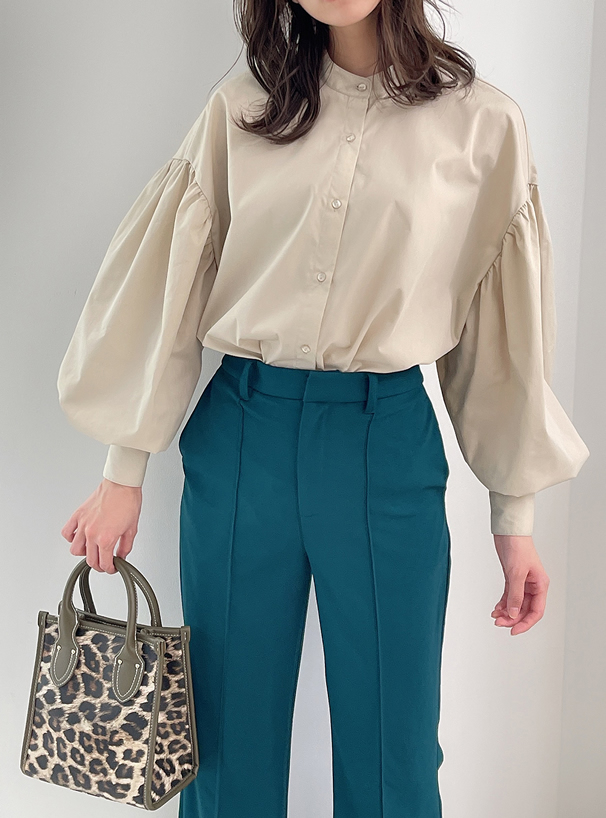 バンドカラータックラウンドヘムロングシャツ