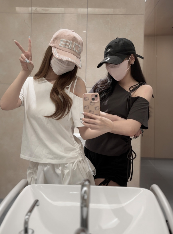 リボンワンショルダードロストTシャツ