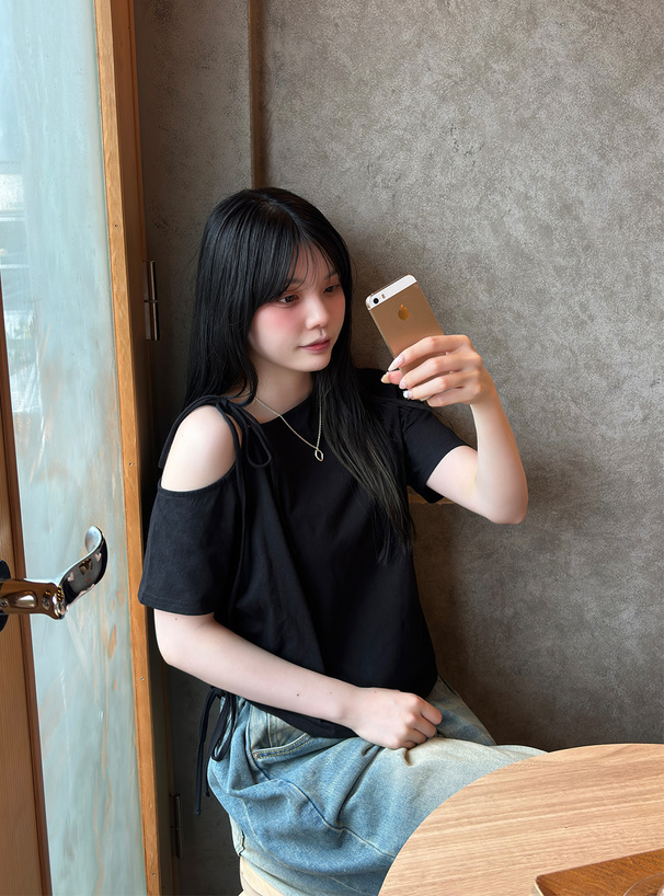 リボンワンショルダードロストTシャツ
