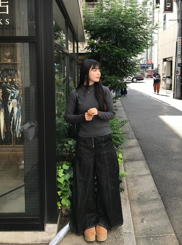 ボトルネック配色リブニットトップス