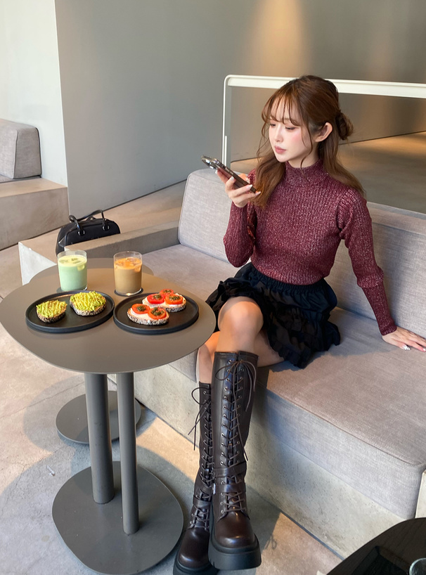 ボトルネックラメリブニットトップス