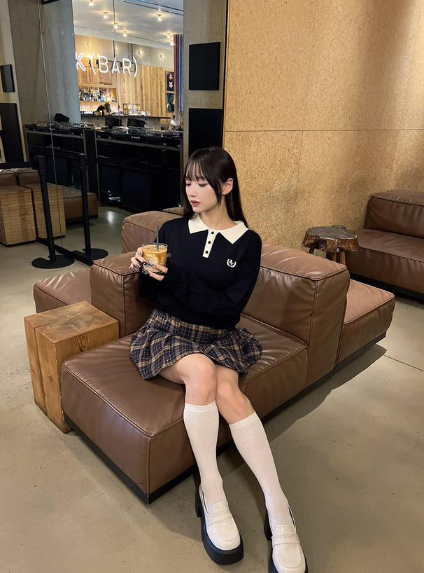 ロゴ刺繍ポロニットトップス