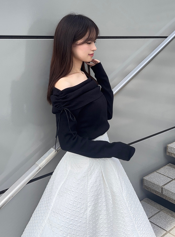 オフショルドロストリボンニットトップス