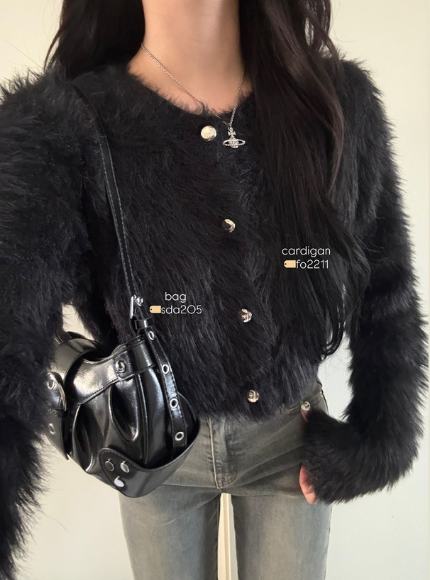 ゴールドボタンシャギーニットカーディガン