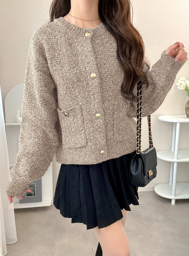 ゴールドボタンニットカーディガン