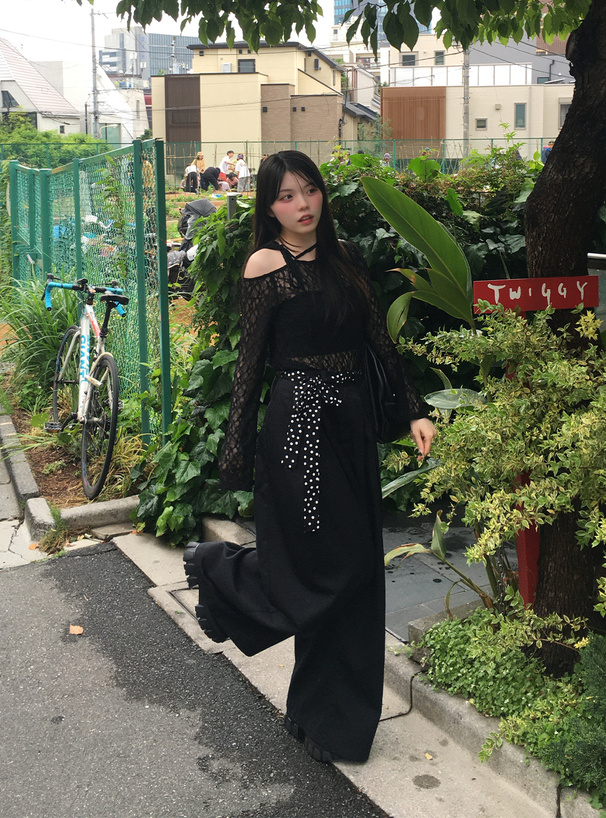 チョーカー付きレースワンショルダートップス