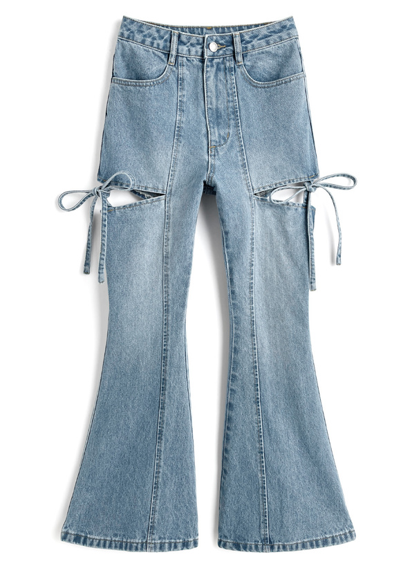 新品　サイドリボンカットアウトフレアデニムパンツ　リボンデニム INGNI（イング）の「【WEB限定】サイドリボンカットアウトフレア