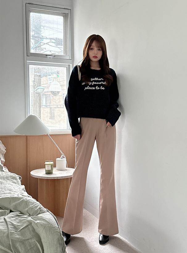 センタープレスフレアパンツ