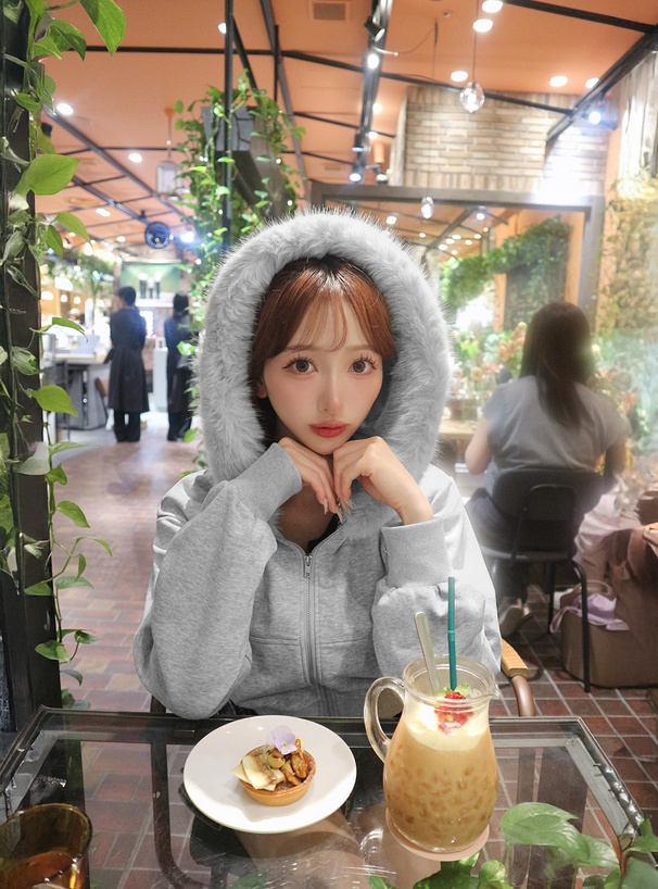 ファーフードダブルジップスウェットパーカー