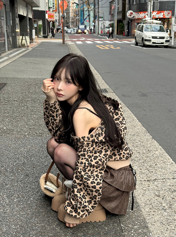 レオパード柄ダブルジップスウェットパーカー