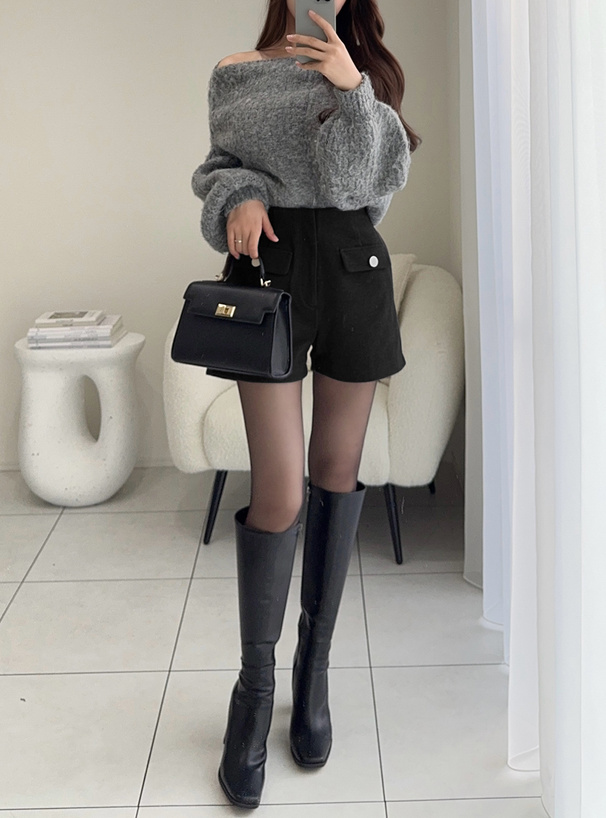 ゴールドボタンフラップショートパンツ