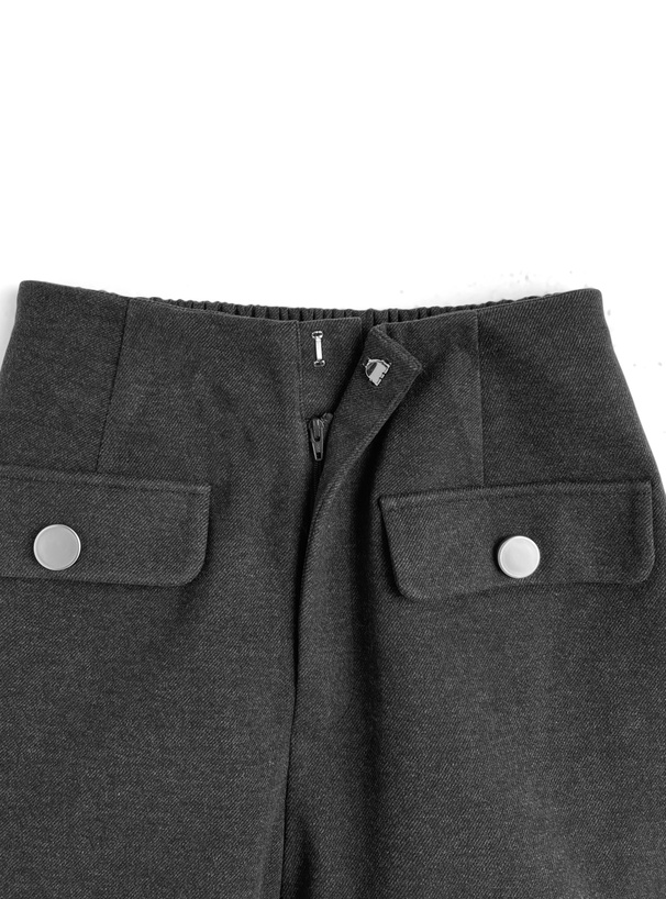 ゴールドボタンフラップショートパンツ