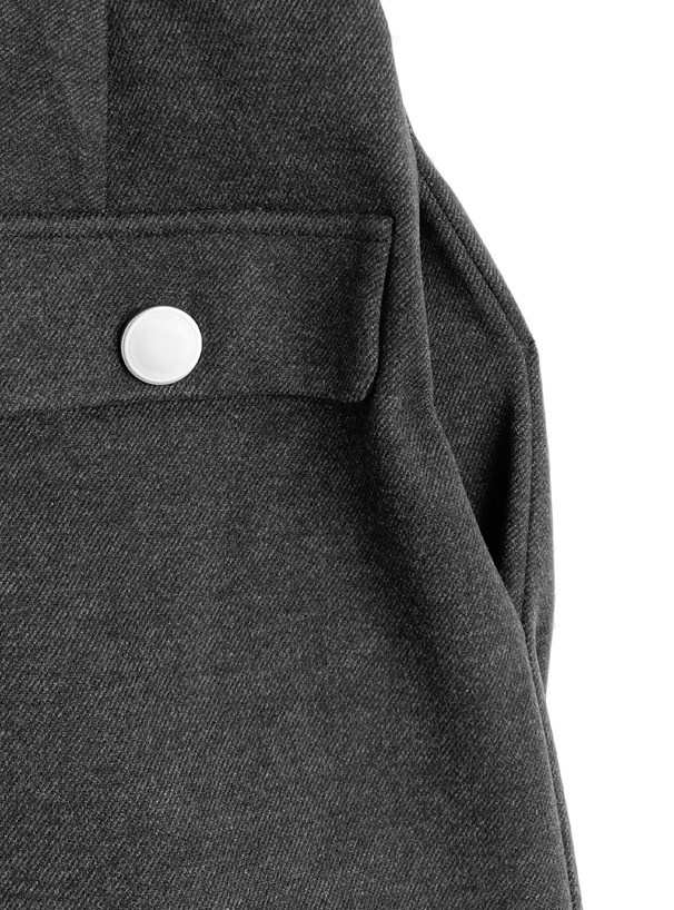 ゴールドボタンフラップショートパンツ