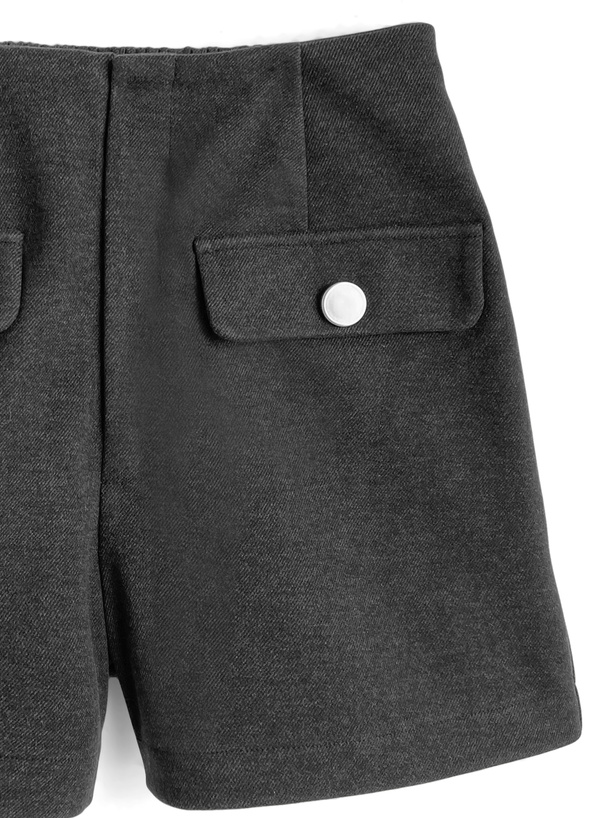 ゴールドボタンフラップショートパンツ