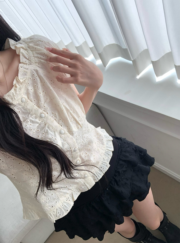 ギャザーフリルレースブラウス