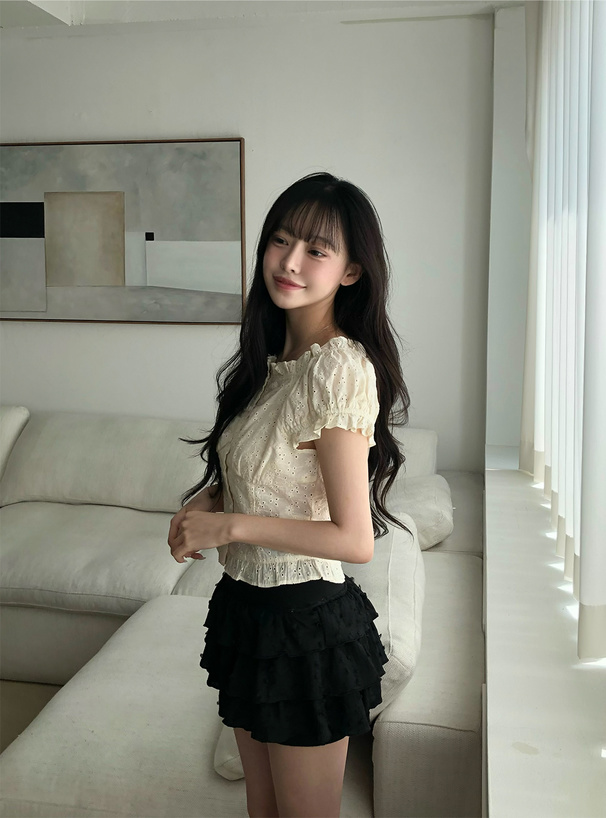 ギャザーフリルレースブラウス