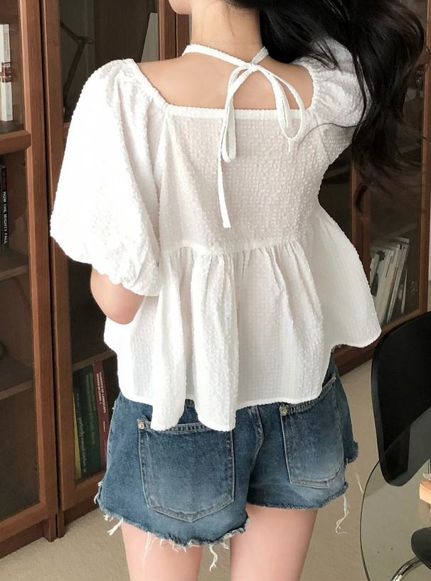 ホルターネック付きバルーンスリーブペプラムブラウス