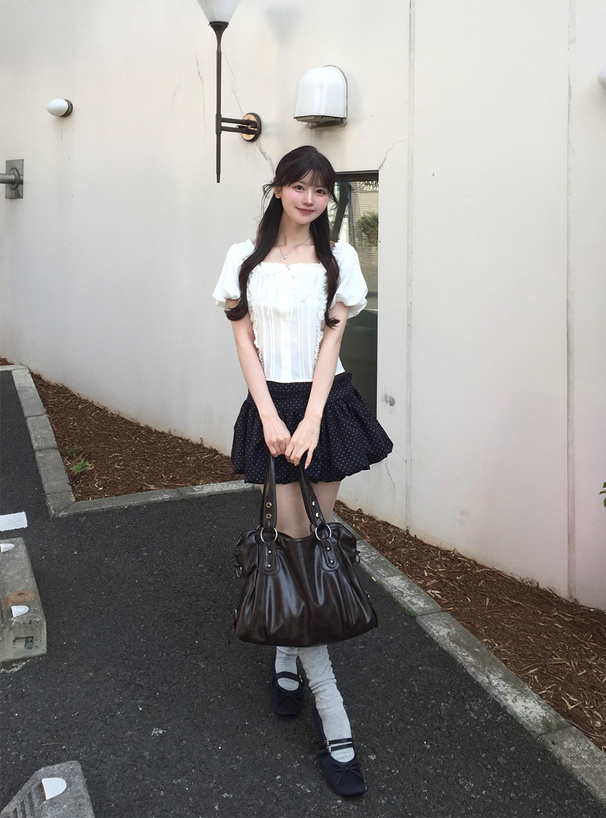 スクエアネックバルーンスリーブフリルブラウス