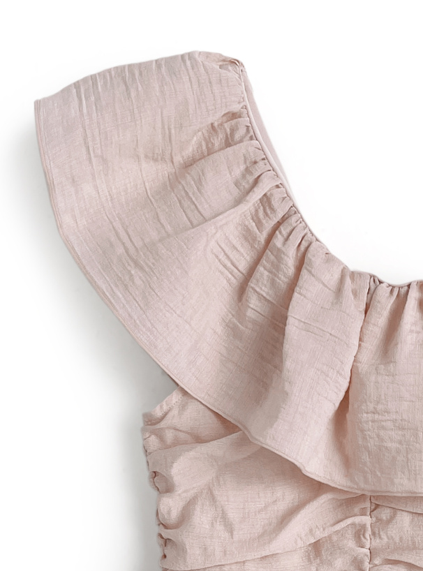 ギャザーフリルノースリーブブラウス