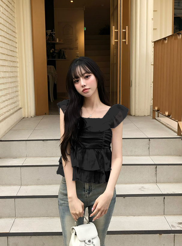 ギャザーフリルノースリーブブラウス