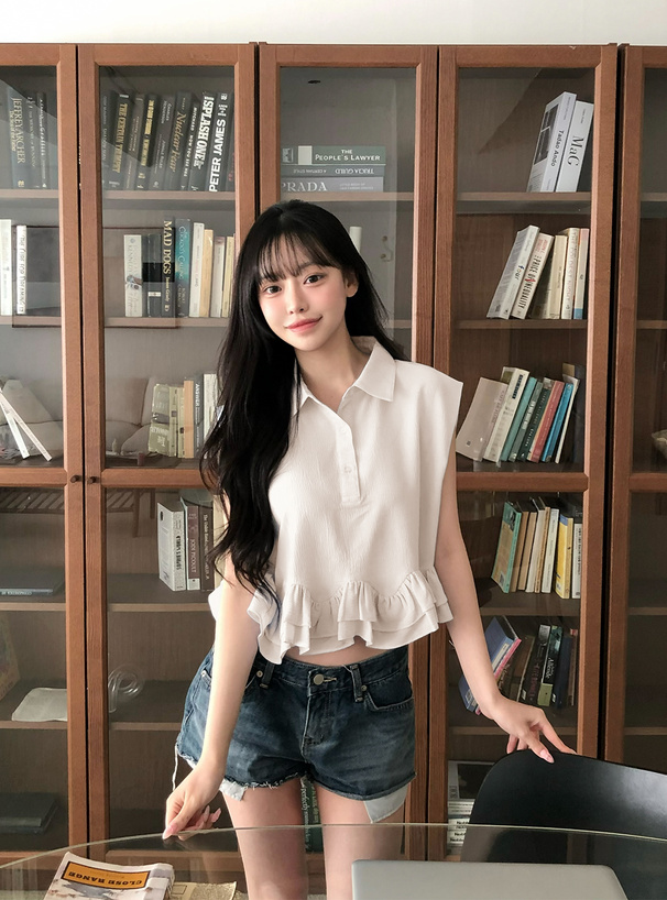 フリルノースリーブブラウス