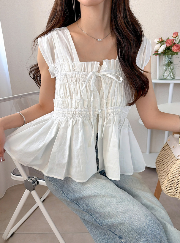 シャーリングノースリーブブラウス