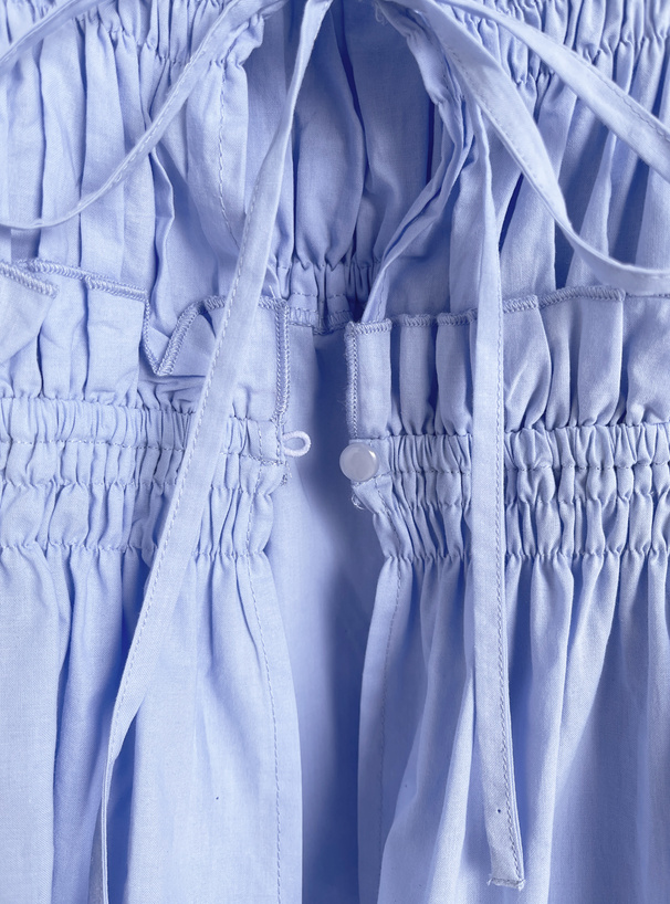 シャーリングノースリーブブラウス