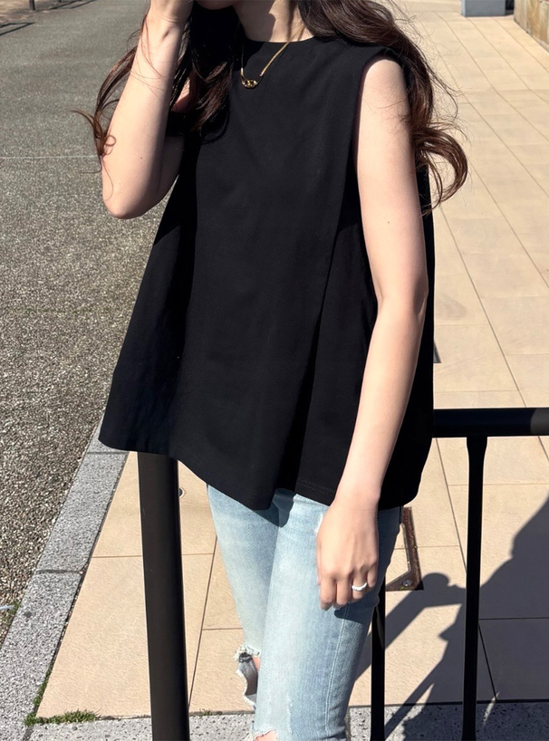 ノースリーブトップス